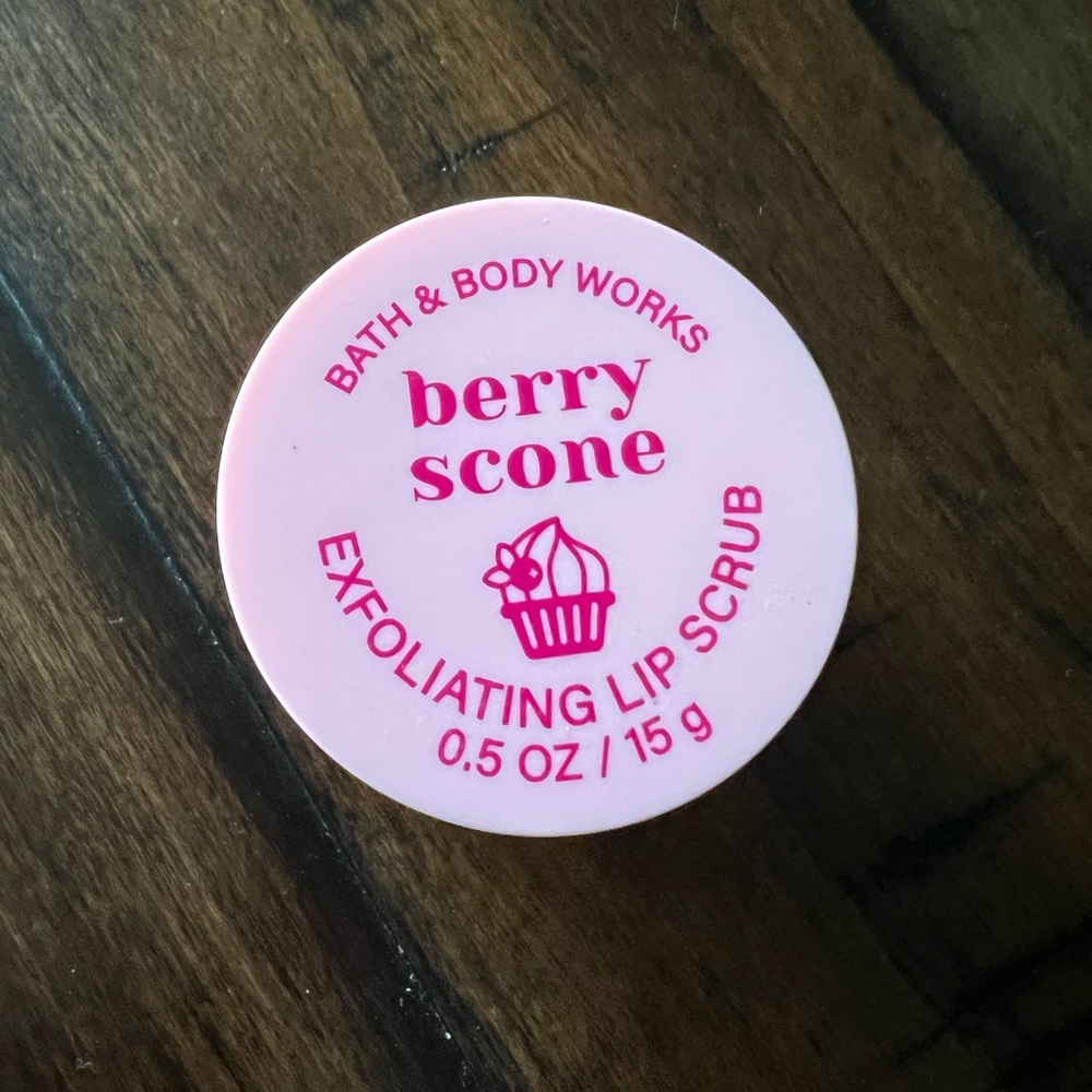 Bath & Body Exfoliating LIP SCRUB - 0.5 oz